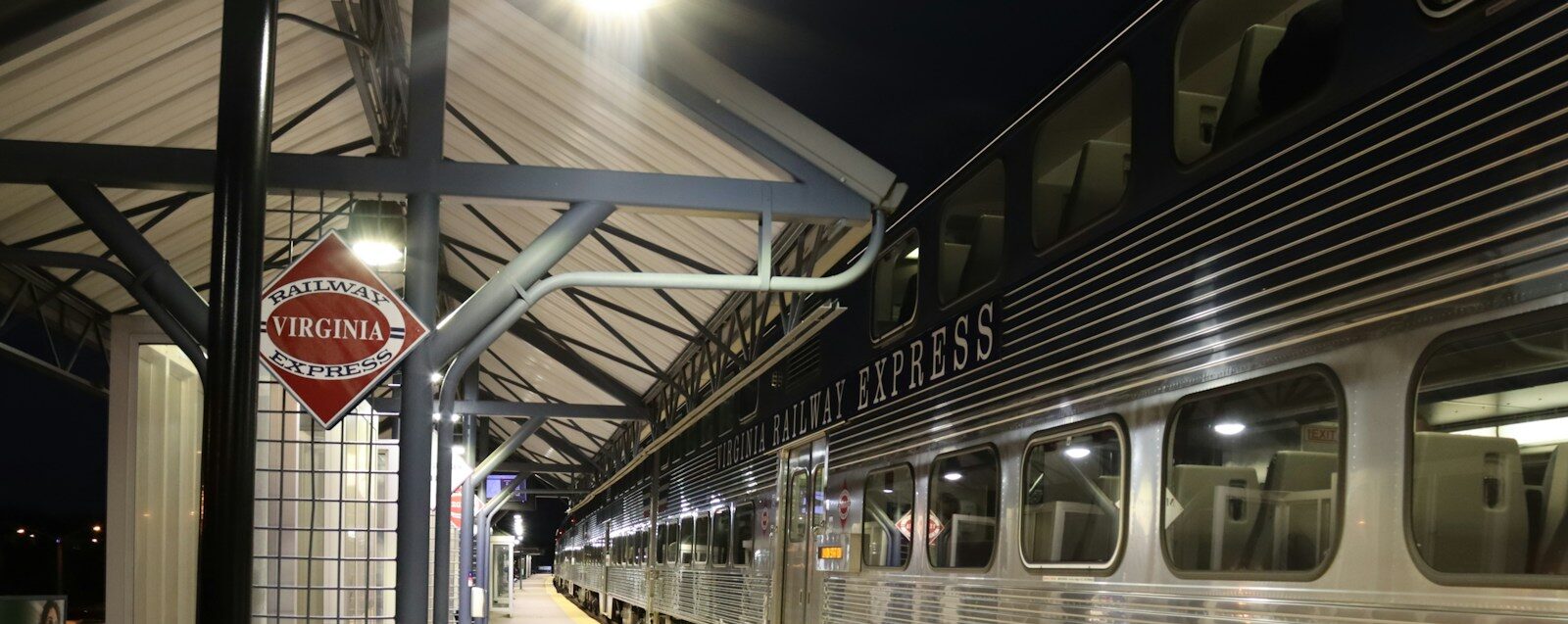 a train at a train station